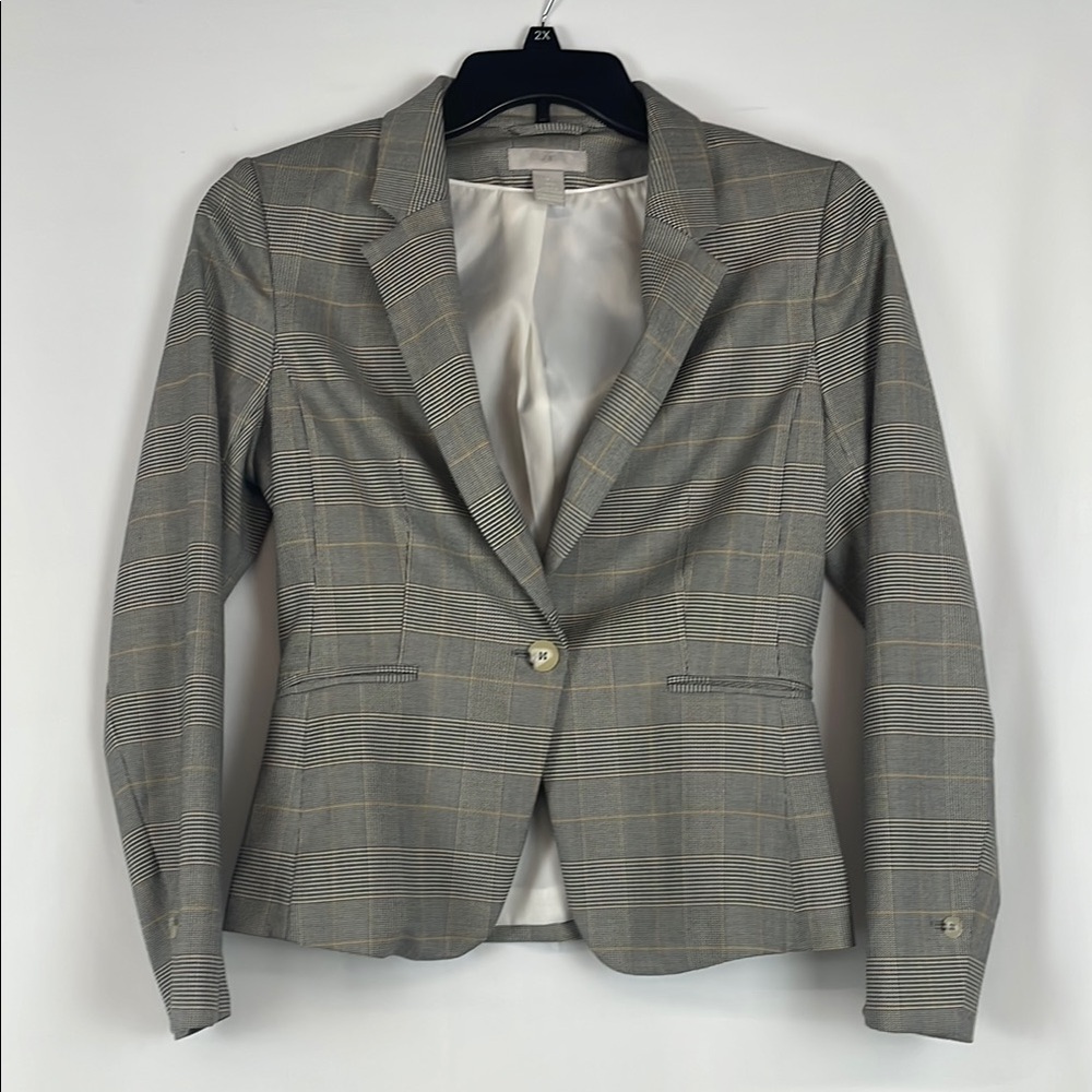 H&M Gray Tailored Plaid Blazer with Notched Lapels and Button Front - Size 6